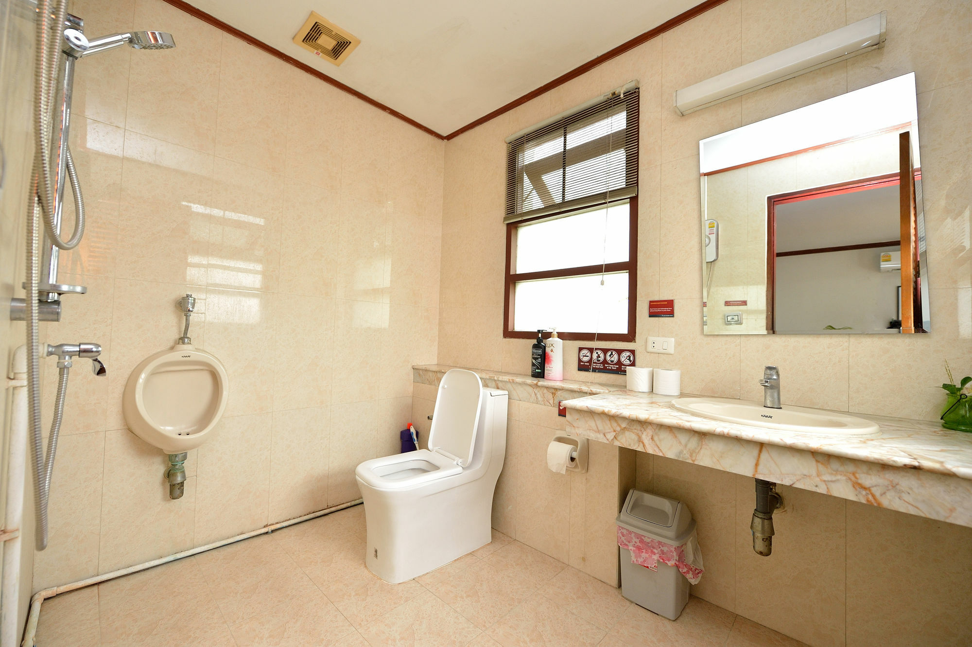 Lost And Found Bed And Breakfast Bangkok Exterior photo